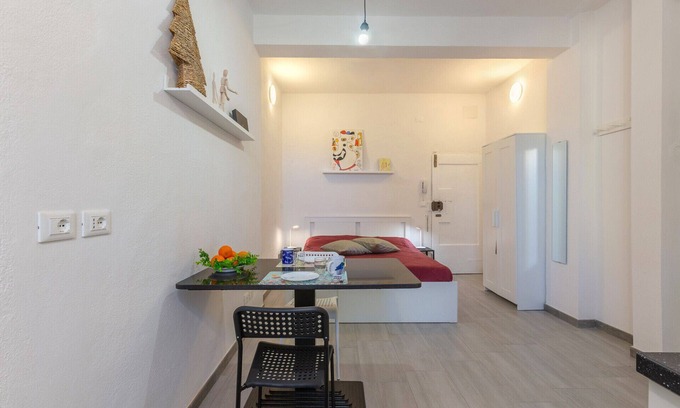 Historic Center Apartment | San Vitale University Center Apartment