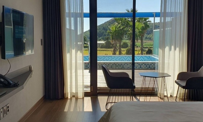 Andeok Hotel | Sanbangsan Hotel