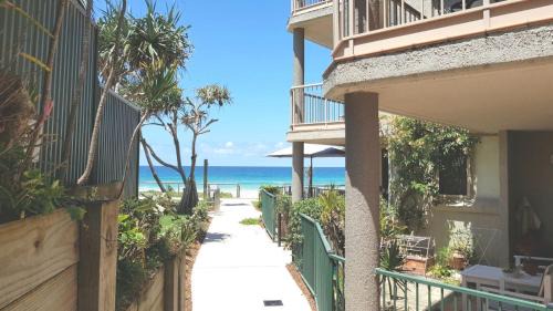 Currumbin Apartment | Sanctuary Beach Retreat
