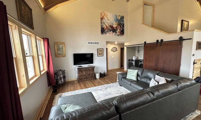 Markville House | Sanctuary Parish 18Ft ceilings, 5 bedrooms, & 3 baths