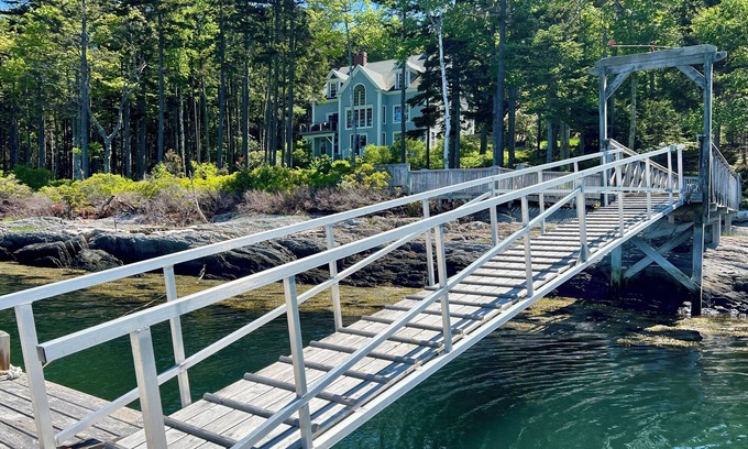 Harpswell House | Sanctuary - The perfect waterfront setting for your summer vacation