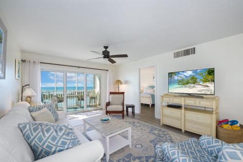 South Island Apartment | Sand Caper #406 by Sun Palace Vacations