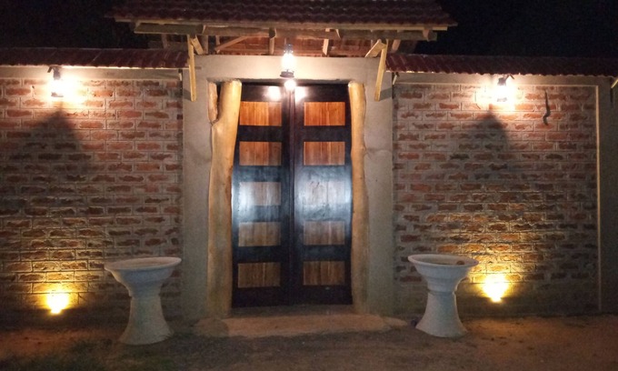 Udawalawa Hotel | Sandalwood Cottage