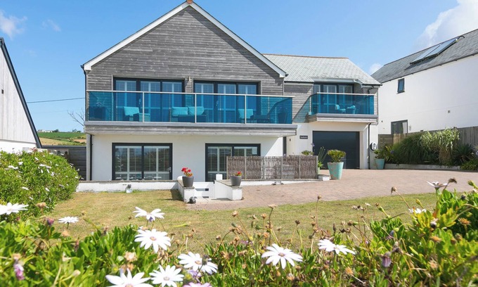 Praa Sands Cottage | SANDBANKS, pet friendly, luxury holiday cottage in Praa Sands