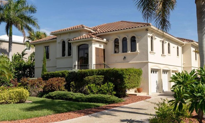 Beachview Country Club Estates House | Sandcastle A Newly constructed stunning spacious home close to everything! SPRING SAVINGS!