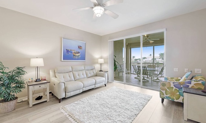 Tropical Cove Condo | Sandcastle Retreat at Lexington CC Lake Village