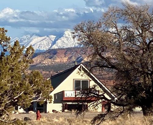 Torrey House | Sandcreek Cottage/Fabulous Views on Five Acres