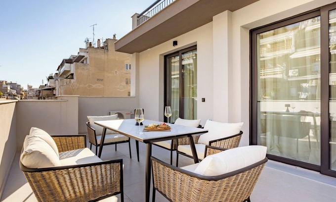 Thessaloniki City Centre Apartment | Sanders Tower Centre - Homey 1-Bdr Apt w Terrace