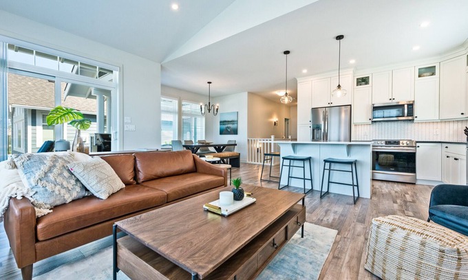 Okanagan-Similkameen House | Sandhill Perch - Views! Golf Cart & Boat Slip included.