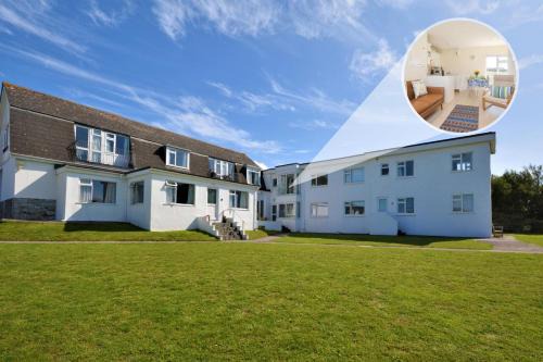 Constantine Bay Apartment | Sandhills 9