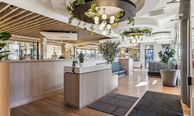 Calgary Hotel | Sandman Hotel Calgary Airport