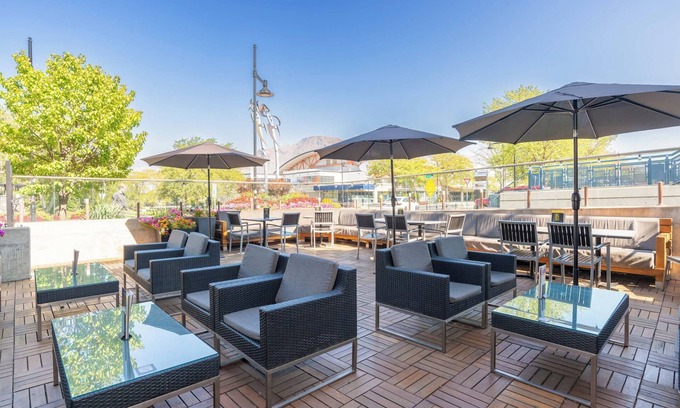 City Centre Hotel | Sandman Signature Kamloops Hotel