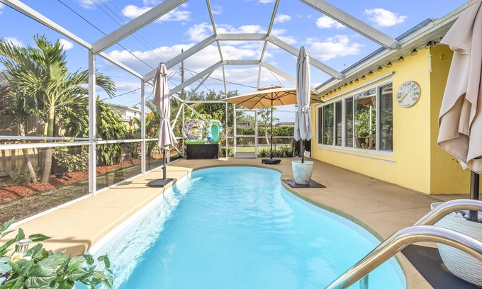 Greentree Park House | Sandpiper Paradise FREE Heated Pool-10min->the Beach, 20min-> the USSSA Complex.