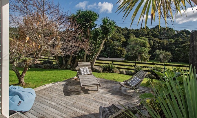 Matapouri House | Sandy Bay Hideaway - Sandy Bay Holiday Home
