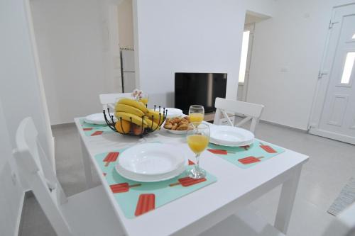 Ljubac Apartment | Sandy beach apartments