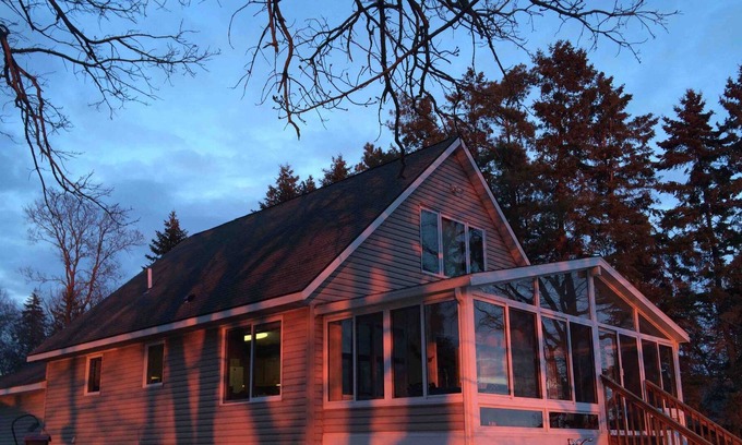 Aitkin House | Sandy Beach great for Swimming and Sunsets
