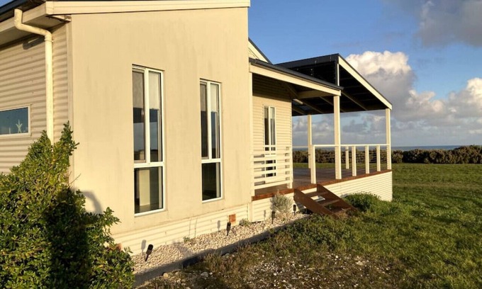 Eight Mile Creek House | Sandy Bottoms Beach Escape
