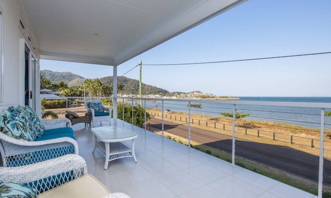 Nelly Bay House | Sandy Decks, Nelly Bay