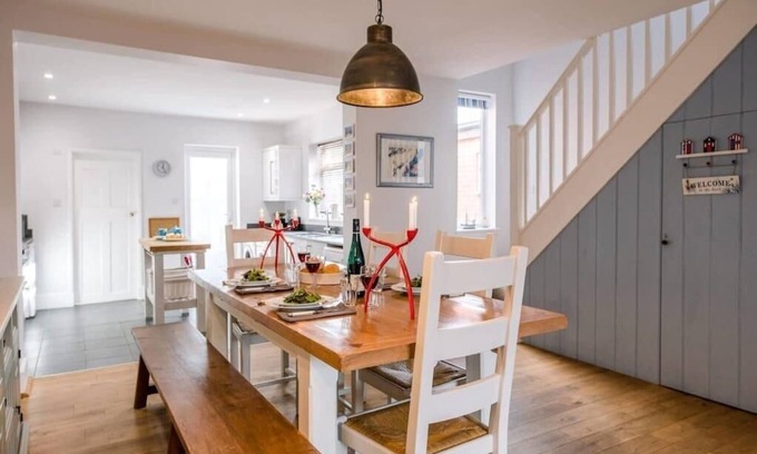 Reydon House | Sandy Lane Cottage, Reydon