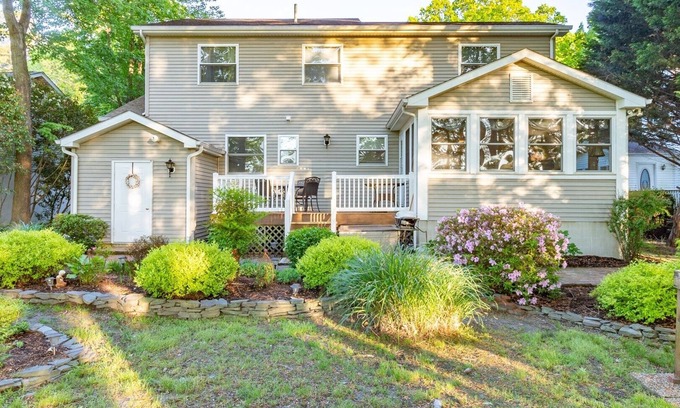 Ocean Pines House | Sandy Pines Retreat - 3 Bedrooms, 2 Bathrooms, Sleeps 10-Non Group Rental