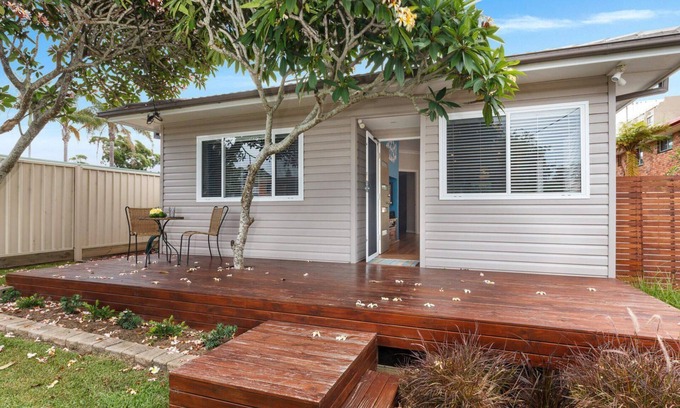 Forster House | Sandy Toes - park the car and walk everywhere!