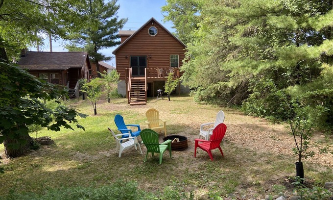Port Austin Cabin | SandyCabins Duplex Beach House - Garden Side Cabin