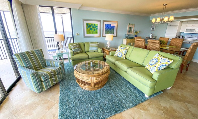 Punta Rassa Condo | Sanibel Harbour 611:Private beachfront condo with wrap-around lanai-activities abound nearby!