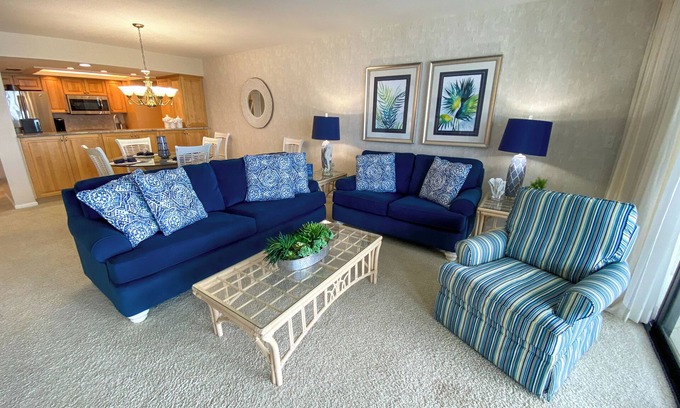 Punta Rassa Condo | Sanibel Harbour Resort Harbour Tower 816: Comfort and relaxation while enjoying gorgeous sunsets.
