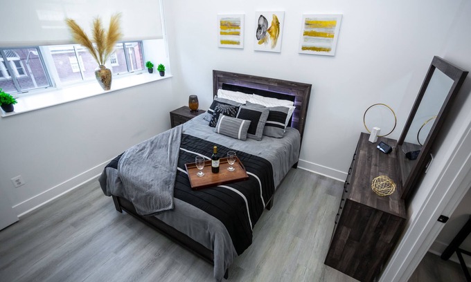Downtown Baltimore Apartment | 💎 Sanitized*LUXURY* Relaxing*MODERN APT In the HEART OF DOWNTOWN