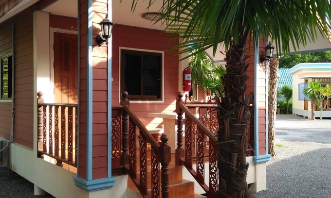Khlong Khut Hotel | Sansook Resort