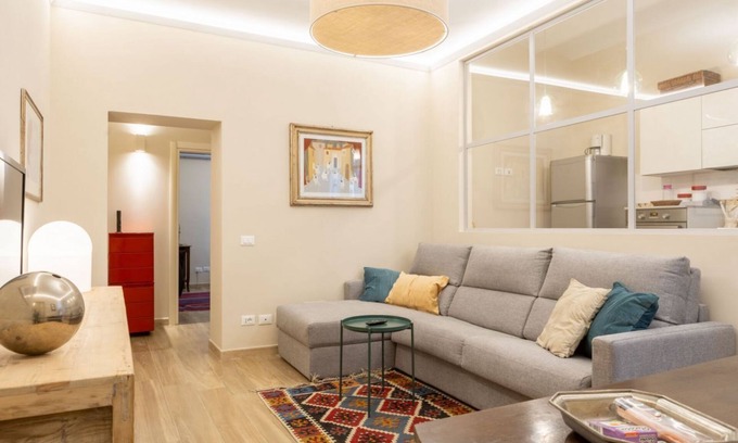 Sant' Ambrogio Apartment | Sant\'Ambrogio Elegant Apartment