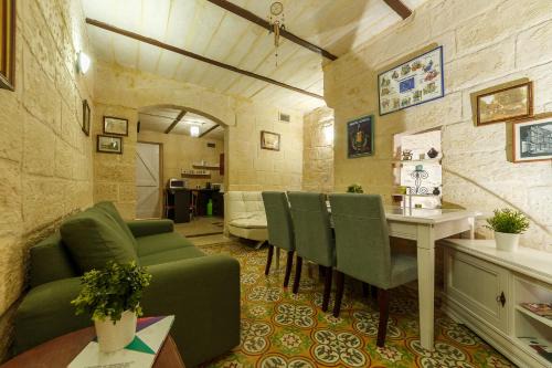 Valletta House | Sant'Elmo House Valletta