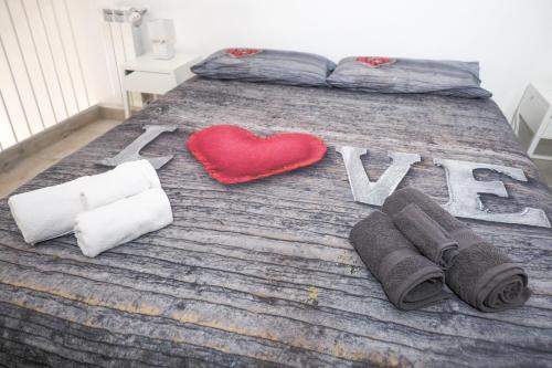 Roman Quarter Apartment | Santa Chiara 32