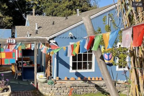 Eastside Santa Cruz House | Santa Cruz Style Beach retreat, 5min walk to beach