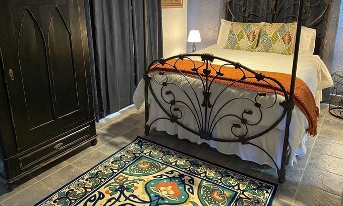 Agua Fria Apartment | Santa Fabulous - STUDIO