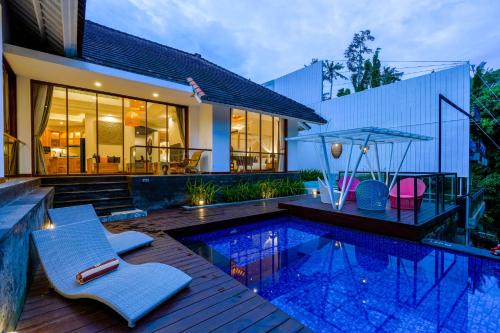 Kediri Villa | Santhosa villa Nyanyi By Bali Grow Management
