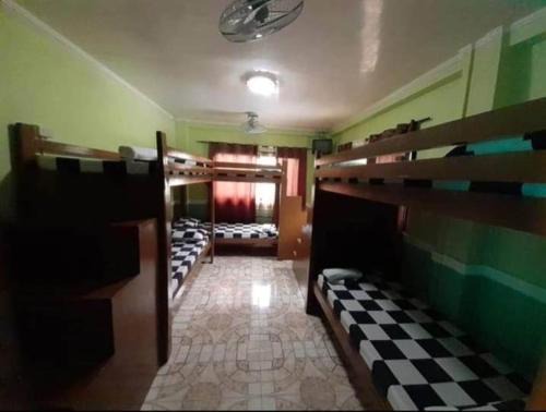 Coron Town Proper House | Santimart Backpackers Coron