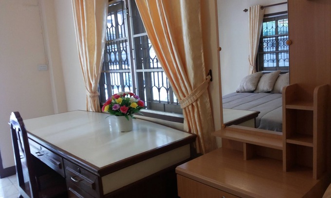 Mak Khaeng Hotel | Santipran Place