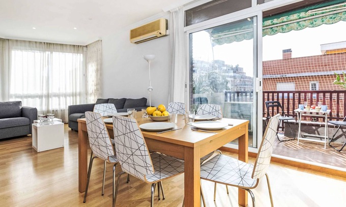 Les Corts Apartment | Sants-Les Corts Galileu by Interhome