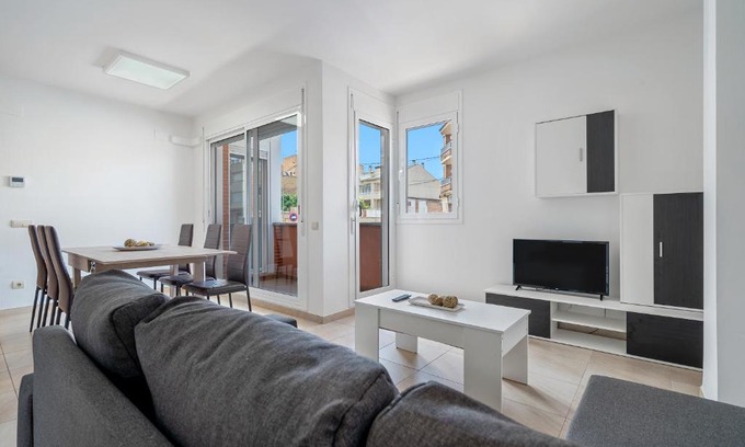 L'Aldea Apartment | Sara