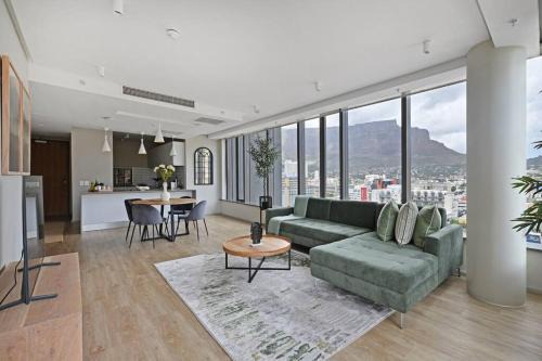 Bo'Kaap Apartment | Sara - Modern City Centre Apt - views!