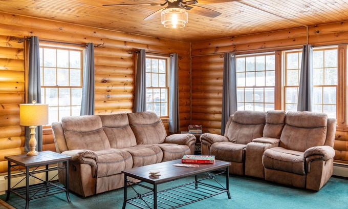 Saranac Lake Hotel | Sara Placid Inn & Suites