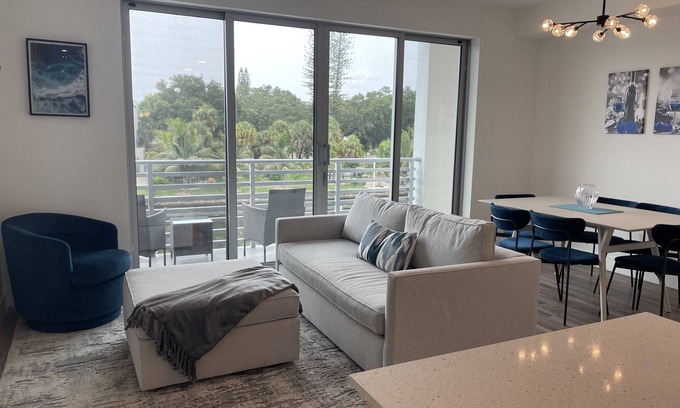 Central Sarasota Condo | Sarasota Bay Views Luxury Waterfront