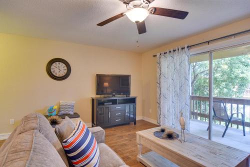 Gulf Gate Estates Apartment | Sarasota Escape about 4 Mi to Siesta Key Beach!