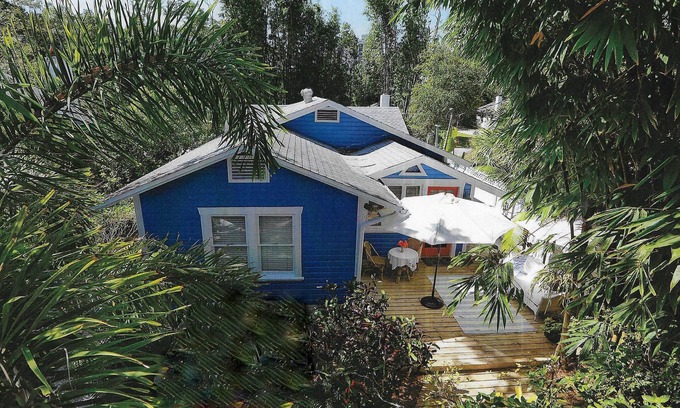 Laurel Park Cottage | SarasotaCottageRentals ~ Authentic FL, Enchanting Downtown Historic Laurel Park