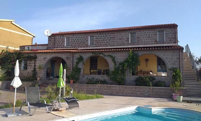 Ruinas Bed & Breakfast | Sard Paradise