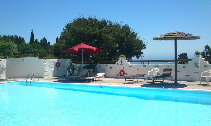 Apikia Hotel | Sariza Spring Hotel