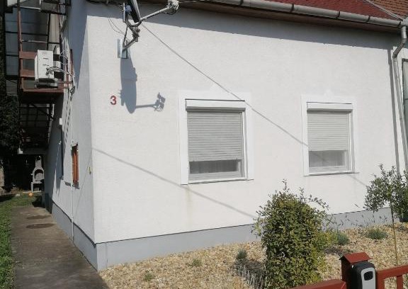 Zsorifurdo Apartment | Sarkantyú Apartman