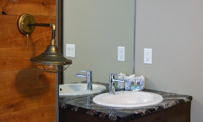 Harrison Mills Hotel | Sasquatch Inn