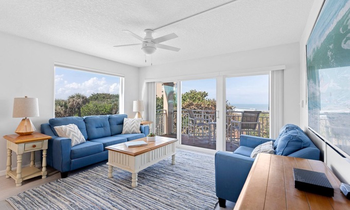 Satellite Beach Condo | Satellite Beach Split-Level Condo with Direct Oceanfront Views & Heated Pool! 🏖️